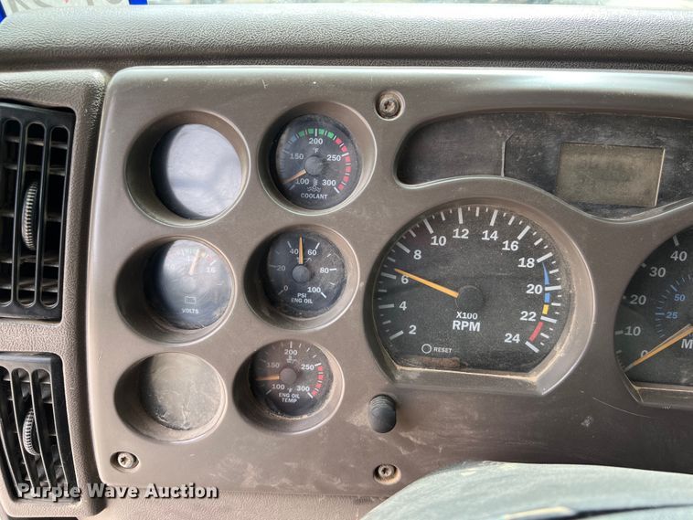 image for item DS3014 2006 Mack CXN613 dump truck