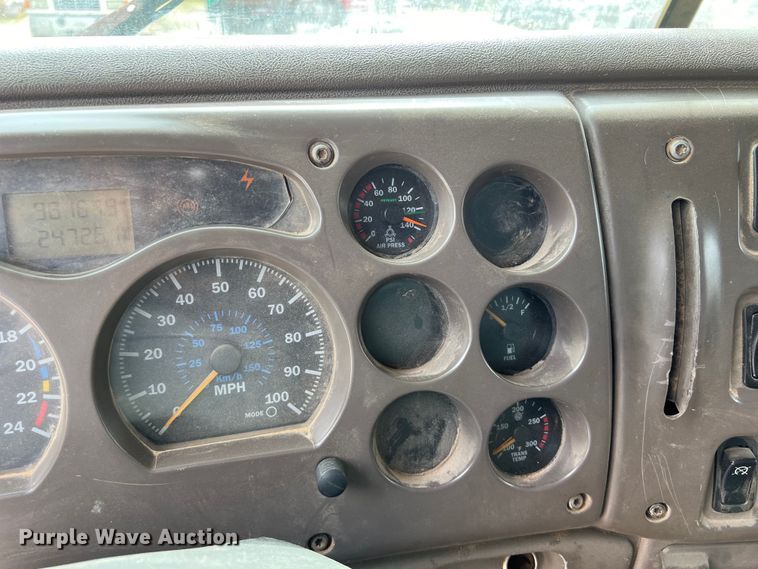 image for item DS3014 2006 Mack CXN613 dump truck