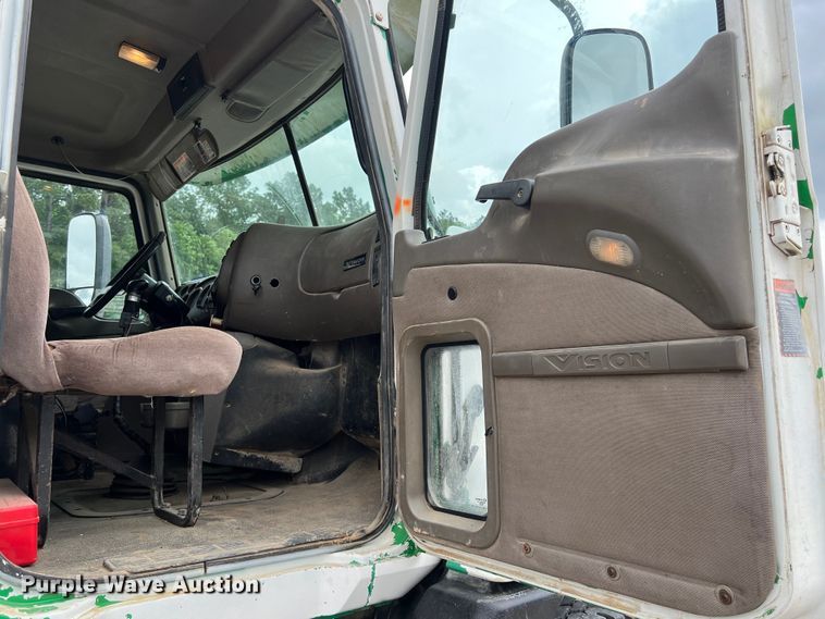 image for item DS3014 2006 Mack CXN613 dump truck