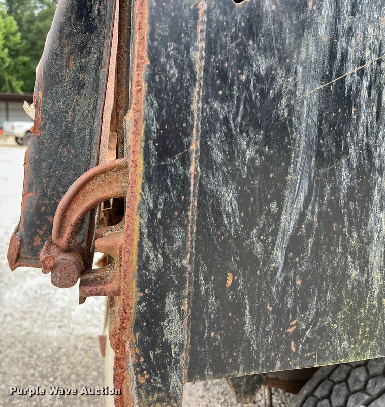 image for item DS3015 2006 Freightliner  Business Class M2 dump truck