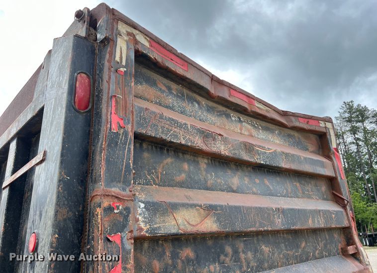 image for item DS3015 2006 Freightliner  Business Class M2 dump truck