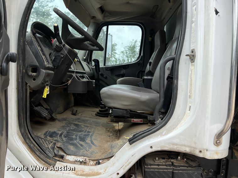 image for item DS3015 2006 Freightliner  Business Class M2 dump truck