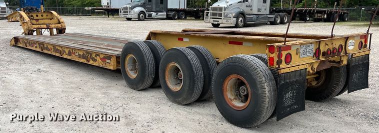 image for item DS3016 1981 Rogers Brothers CT3-70D24-145-15 lowboy equipment trailer