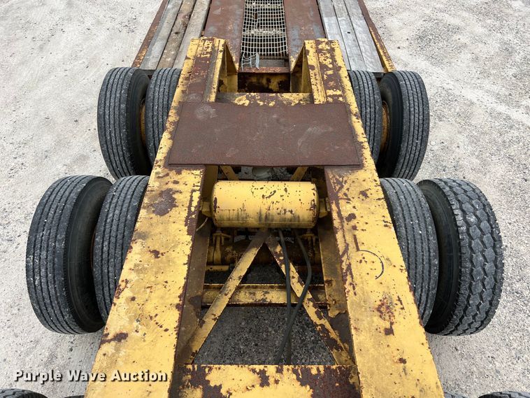image for item DS3016 1981 Rogers Brothers CT3-70D24-145-15 lowboy equipment trailer