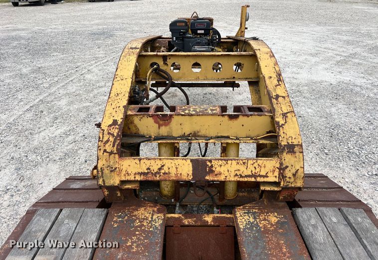 image for item DS3016 1981 Rogers Brothers CT3-70D24-145-15 lowboy equipment trailer