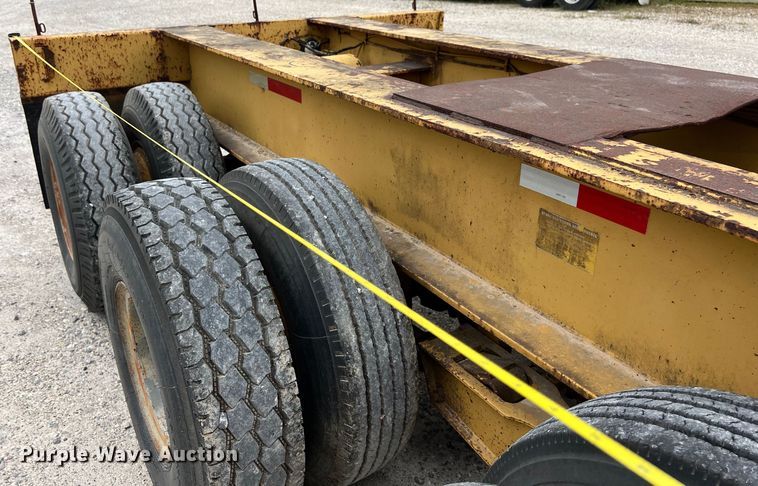 image for item DS3016 1981 Rogers Brothers CT3-70D24-145-15 lowboy equipment trailer