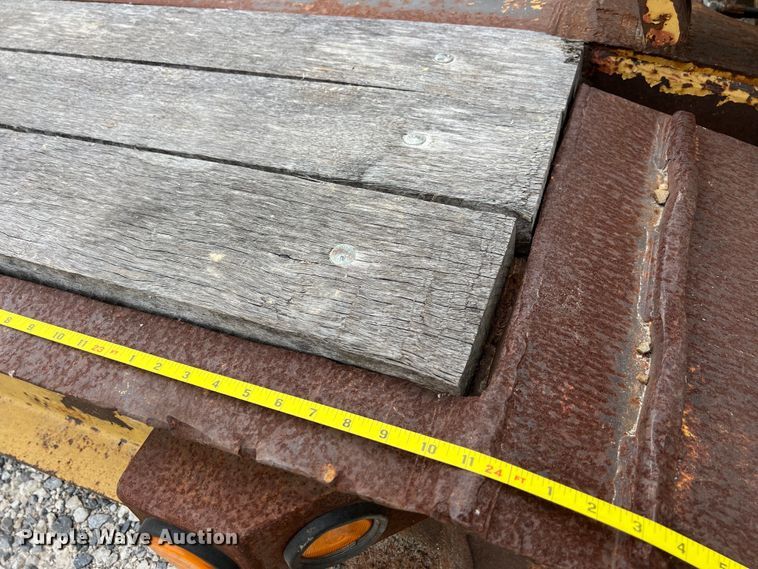 image for item DS3016 1981 Rogers Brothers CT3-70D24-145-15 lowboy equipment trailer