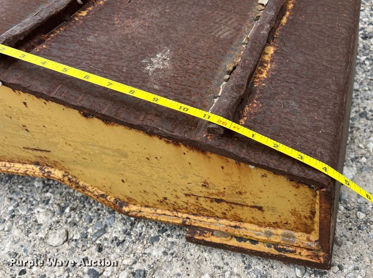 image for item DS3016 1981 Rogers Brothers CT3-70D24-145-15 lowboy equipment trailer