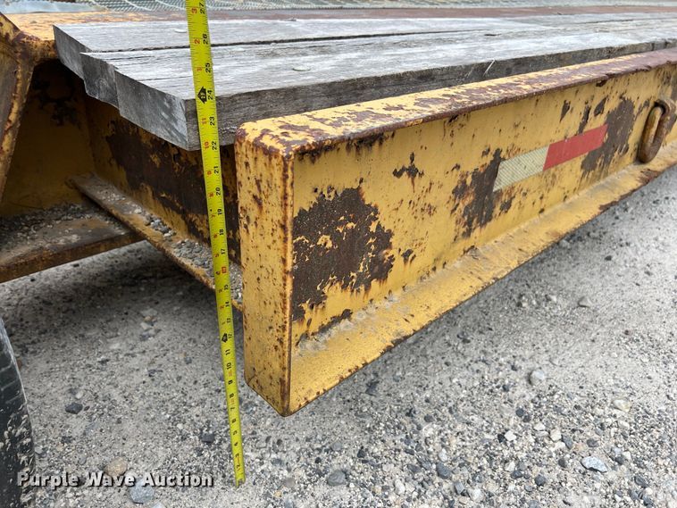 image for item DS3016 1981 Rogers Brothers CT3-70D24-145-15 lowboy equipment trailer