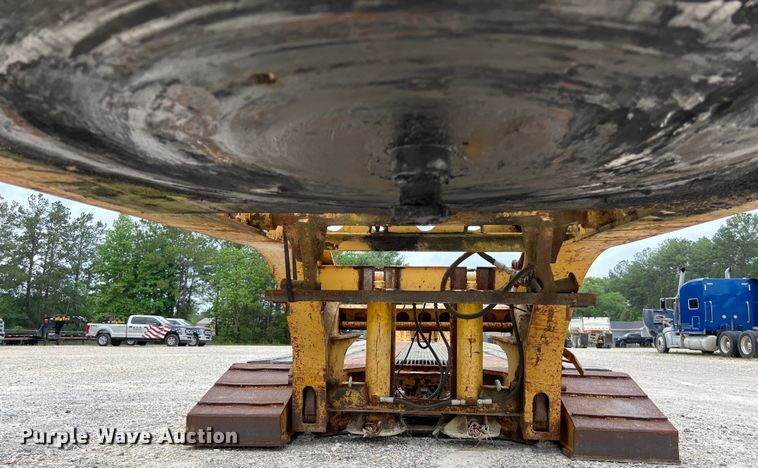 image for item DS3016 1981 Rogers Brothers CT3-70D24-145-15 lowboy equipment trailer