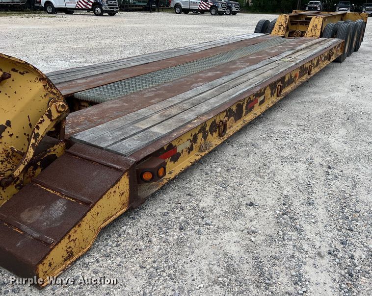 image for item DS3016 1981 Rogers Brothers CT3-70D24-145-15 lowboy equipment trailer