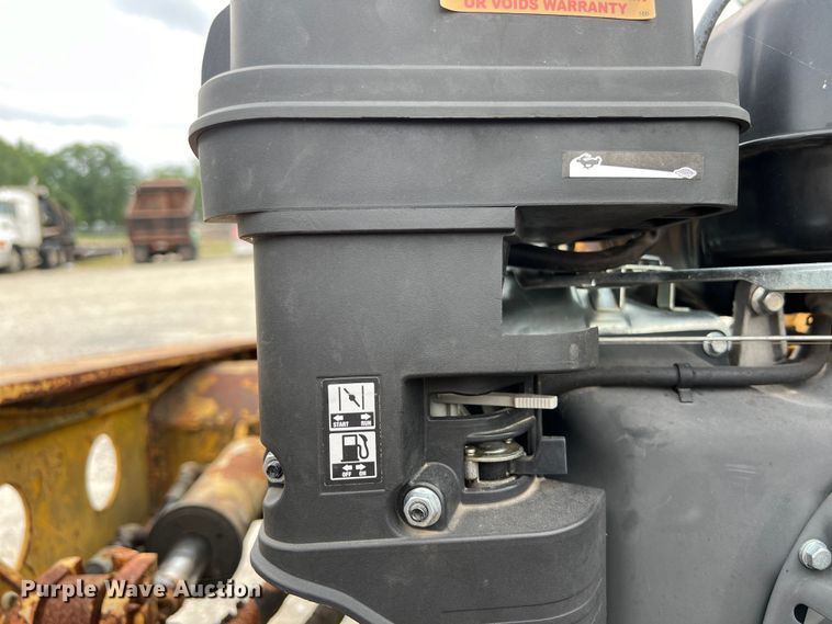 image for item DS3016 1981 Rogers Brothers CT3-70D24-145-15 lowboy equipment trailer