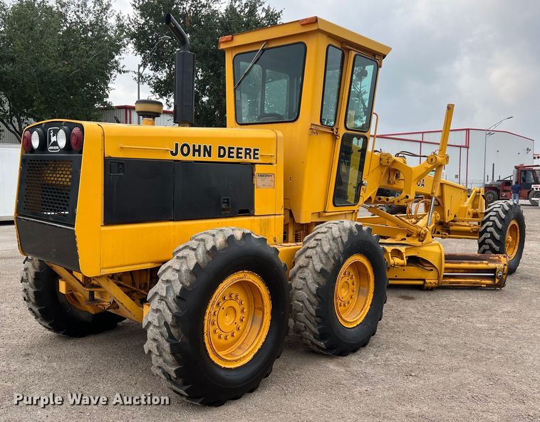 image for item DS3026 1984 John Deere 670A motor grader