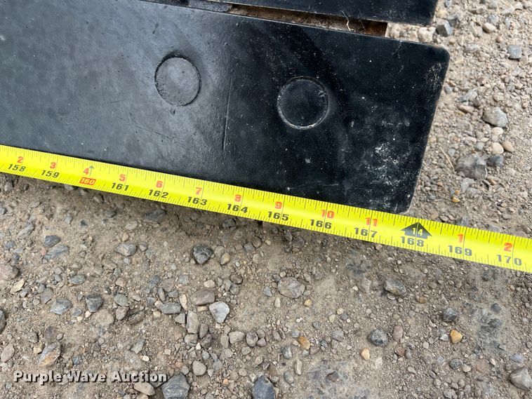 image for item DS3026 1984 John Deere 670A motor grader