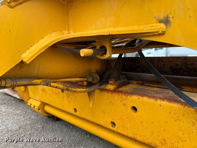 image for item DS3026 1984 John Deere 670A motor grader