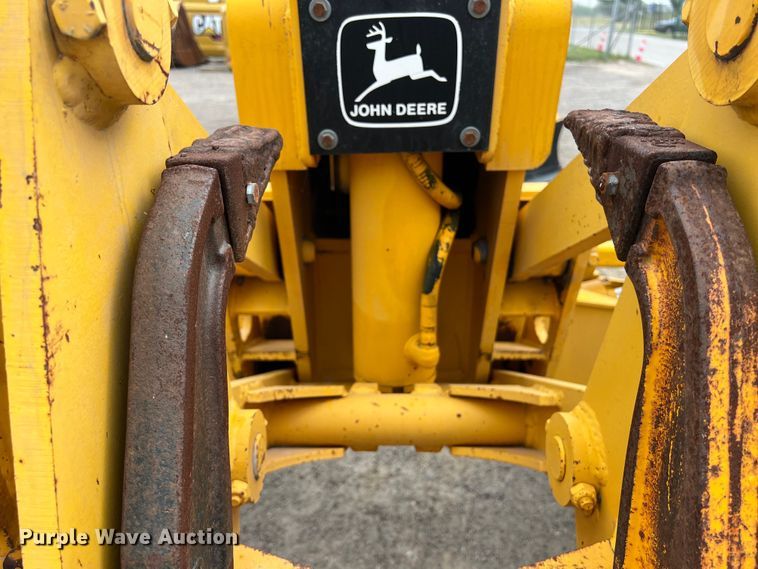 image for item DS3026 1984 John Deere 670A motor grader