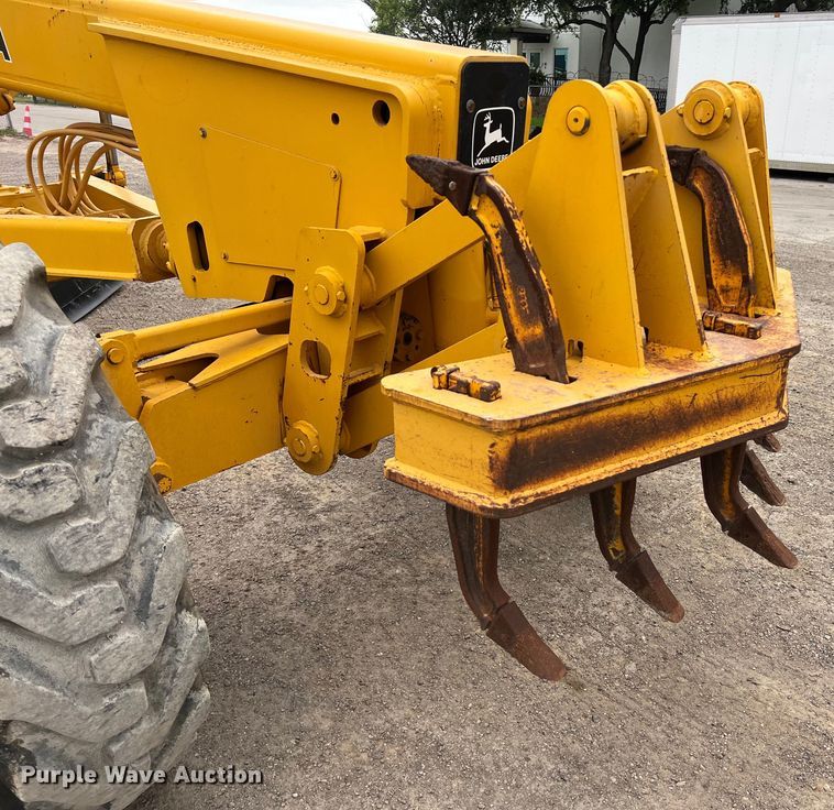 image for item DS3026 1984 John Deere 670A motor grader