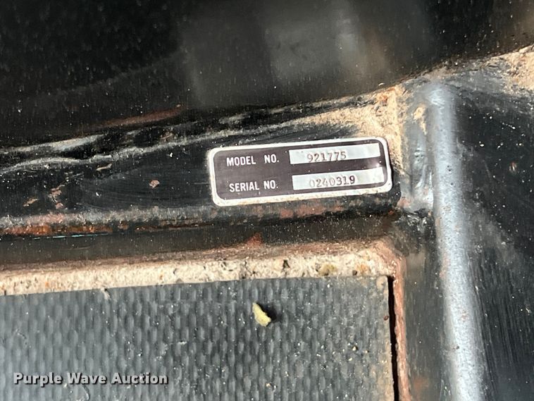 image for item DS3026 1984 John Deere 670A motor grader