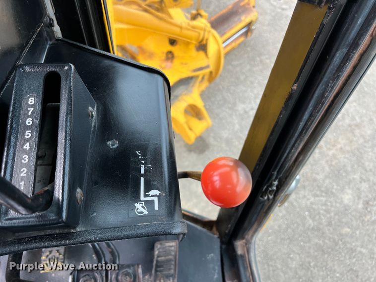 image for item DS3026 1984 John Deere 670A motor grader