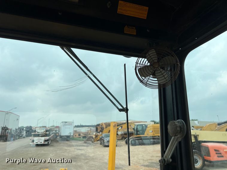 image for item DS3026 1984 John Deere 670A motor grader