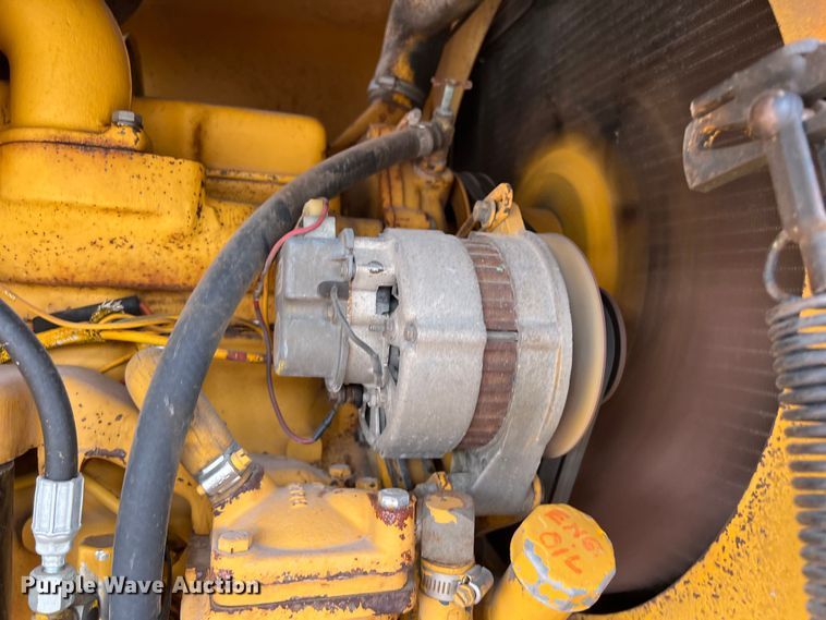 image for item DS3026 1984 John Deere 670A motor grader