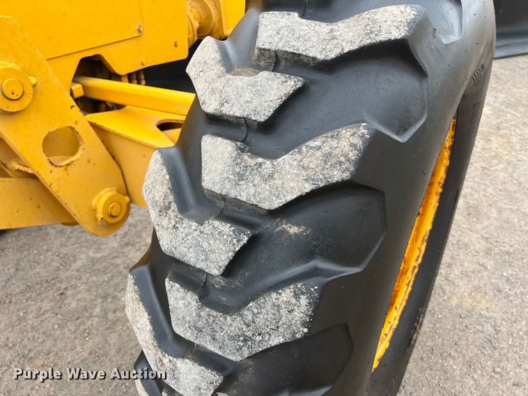 image for item DS3026 1984 John Deere 670A motor grader