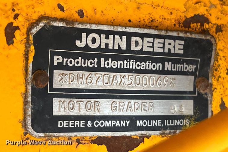 image for item DS3026 1984 John Deere 670A motor grader