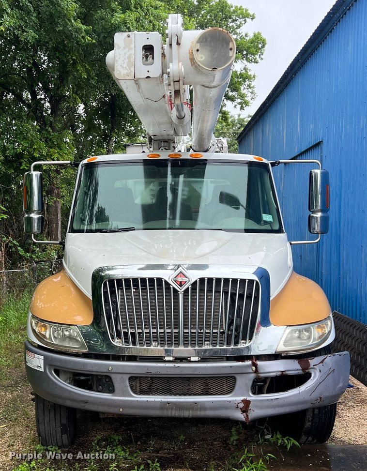 image for item DS3029 2012 International  4300 bucket truck