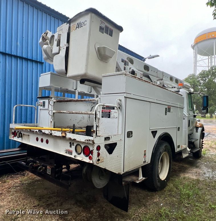 image for item DS3029 2012 International  4300 bucket truck