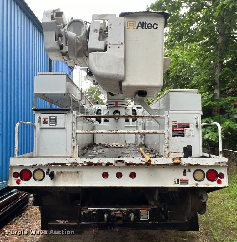 image for item DS3029 2012 International  4300 bucket truck