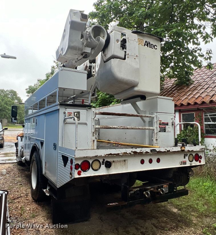 image for item DS3029 2012 International  4300 bucket truck
