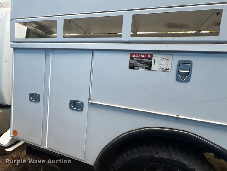 image for item DS3029 2012 International  4300 bucket truck