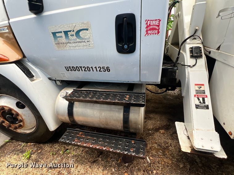 image for item DS3029 2012 International  4300 bucket truck