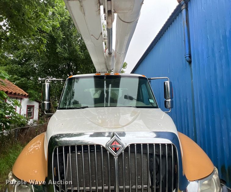 image for item DS3029 2012 International  4300 bucket truck