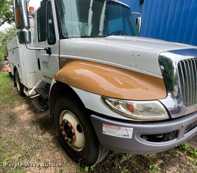 image for item DS3029 2012 International  4300 bucket truck