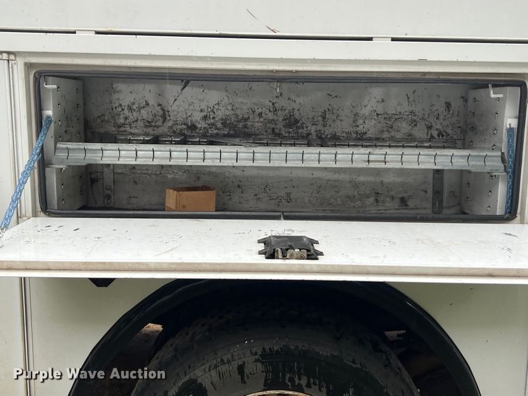 image for item DS3029 2012 International  4300 bucket truck