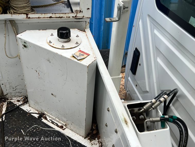 image for item DS3029 2012 International  4300 bucket truck