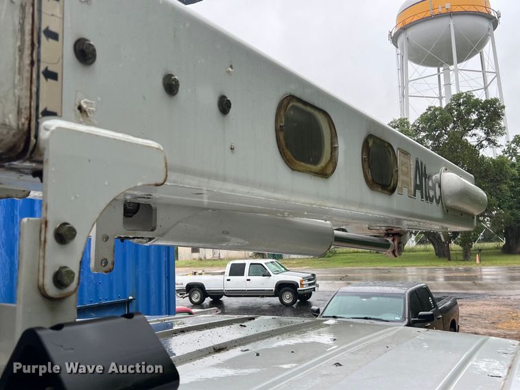 image for item DS3029 2012 International  4300 bucket truck