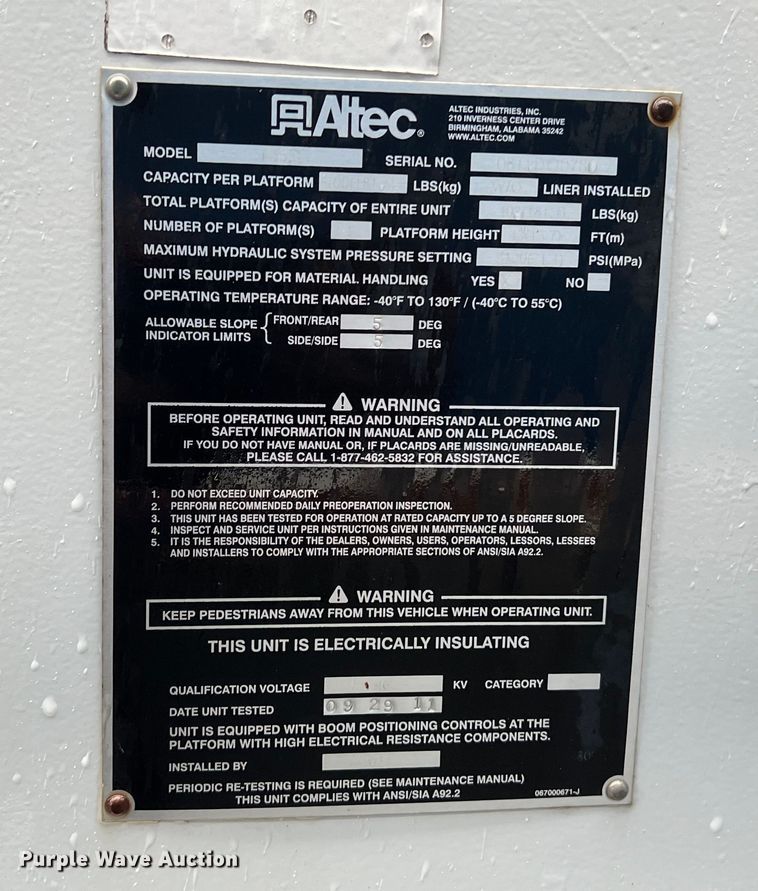 image for item DS3029 2012 International  4300 bucket truck