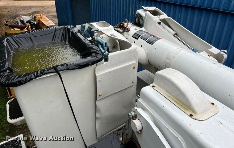 image for item DS3029 2012 International  4300 bucket truck