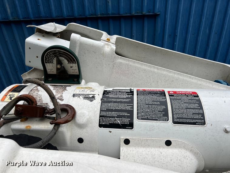 image for item DS3029 2012 International  4300 bucket truck