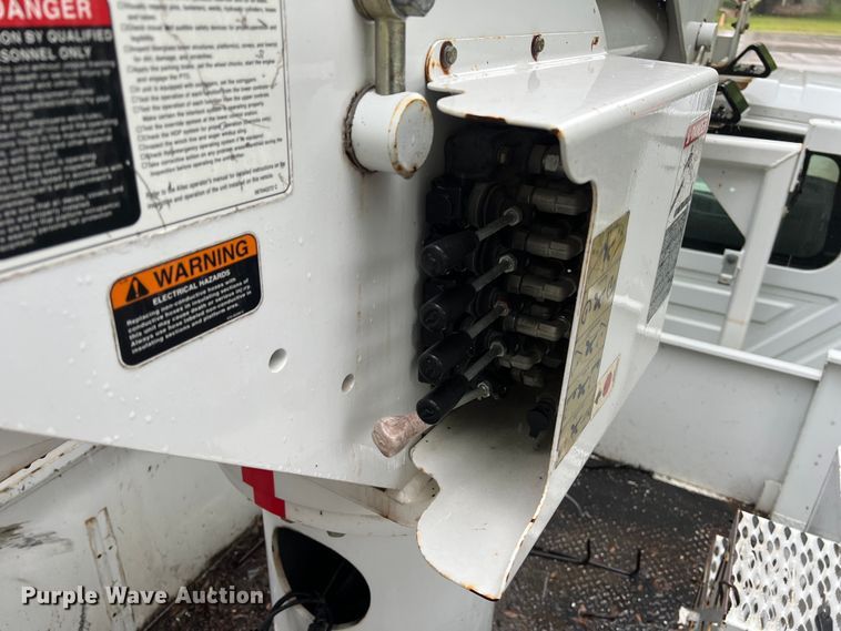 image for item DS3029 2012 International  4300 bucket truck