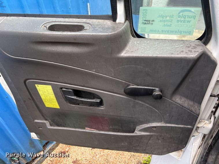 image for item DS3029 2012 International  4300 bucket truck