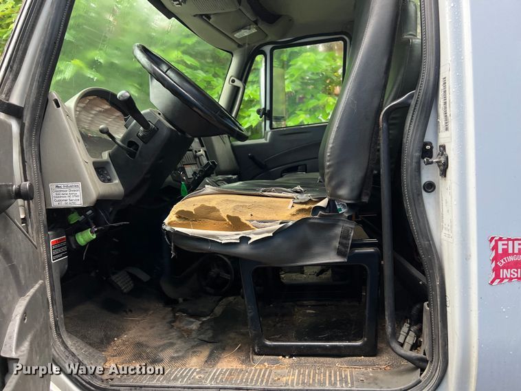 image for item DS3029 2012 International  4300 bucket truck