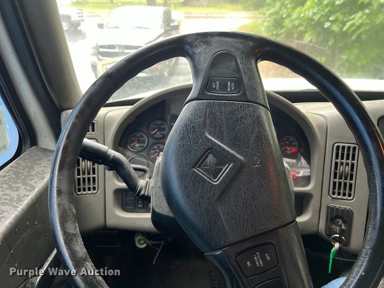 image for item DS3029 2012 International  4300 bucket truck