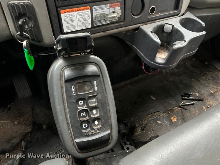 image for item DS3029 2012 International  4300 bucket truck