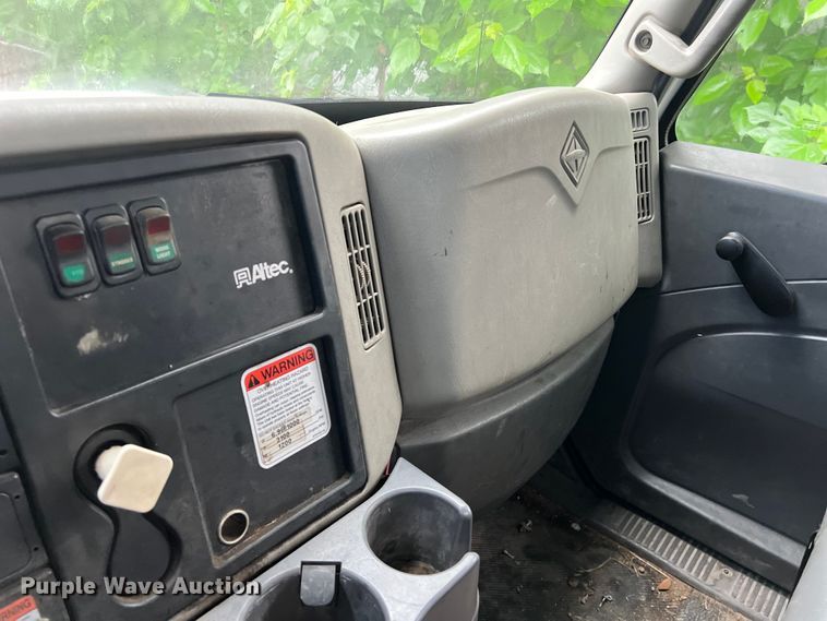 image for item DS3029 2012 International  4300 bucket truck