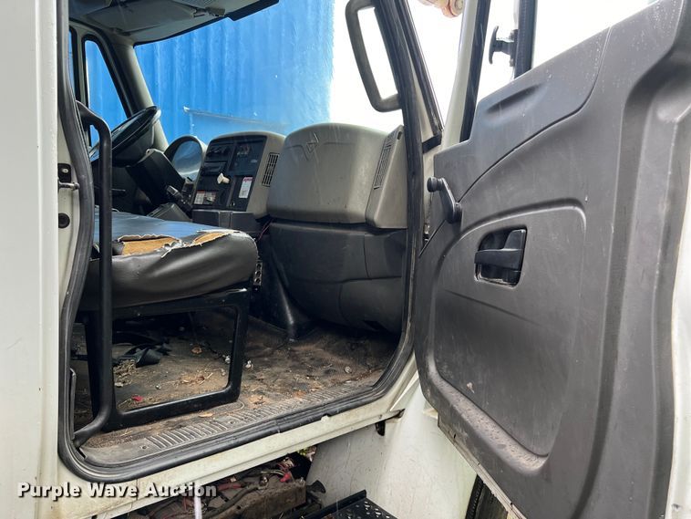 image for item DS3029 2012 International  4300 bucket truck