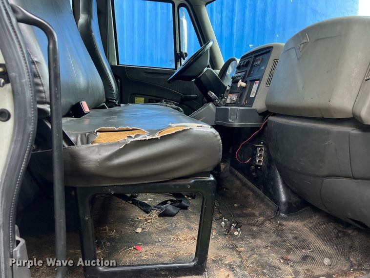 image for item DS3029 2012 International  4300 bucket truck