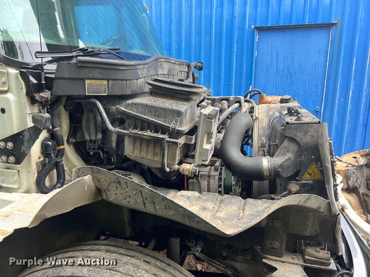 image for item DS3029 2012 International  4300 bucket truck